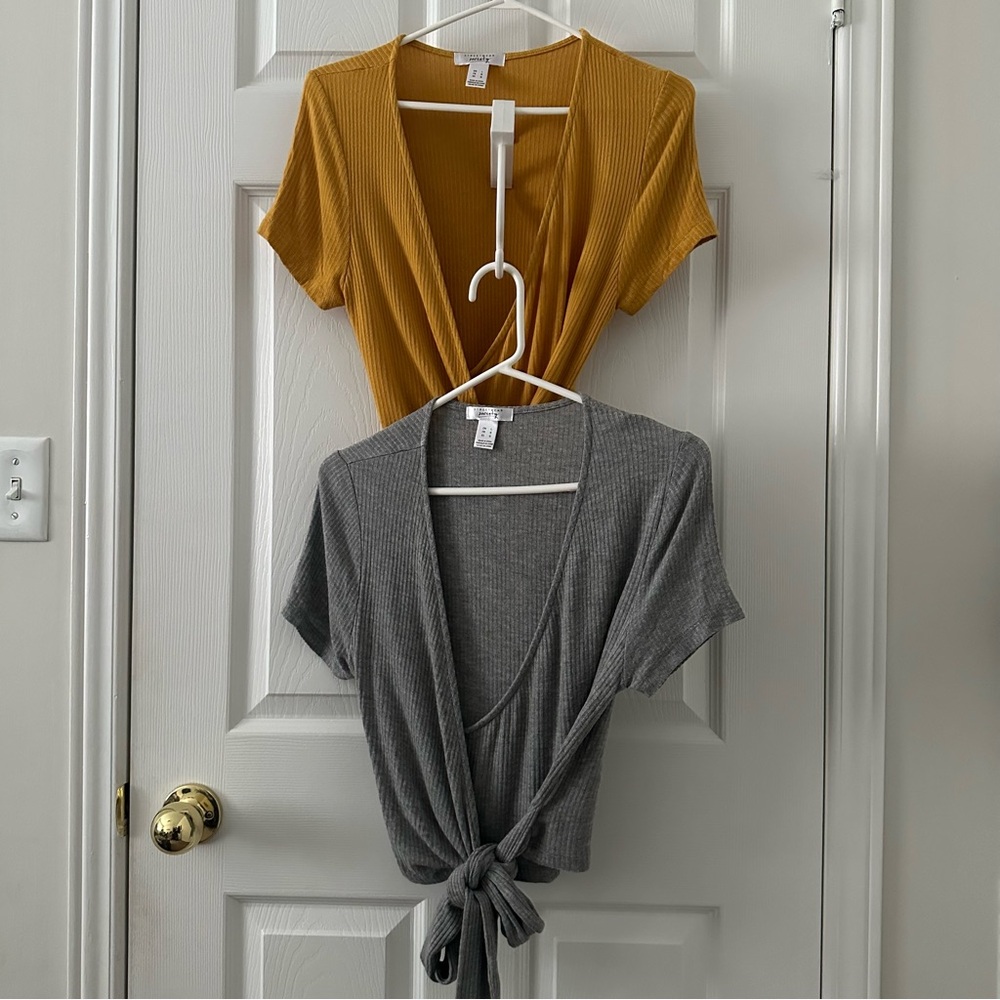 Women’s Ribbed Tie-Front Top - Mustard and Gray (2)